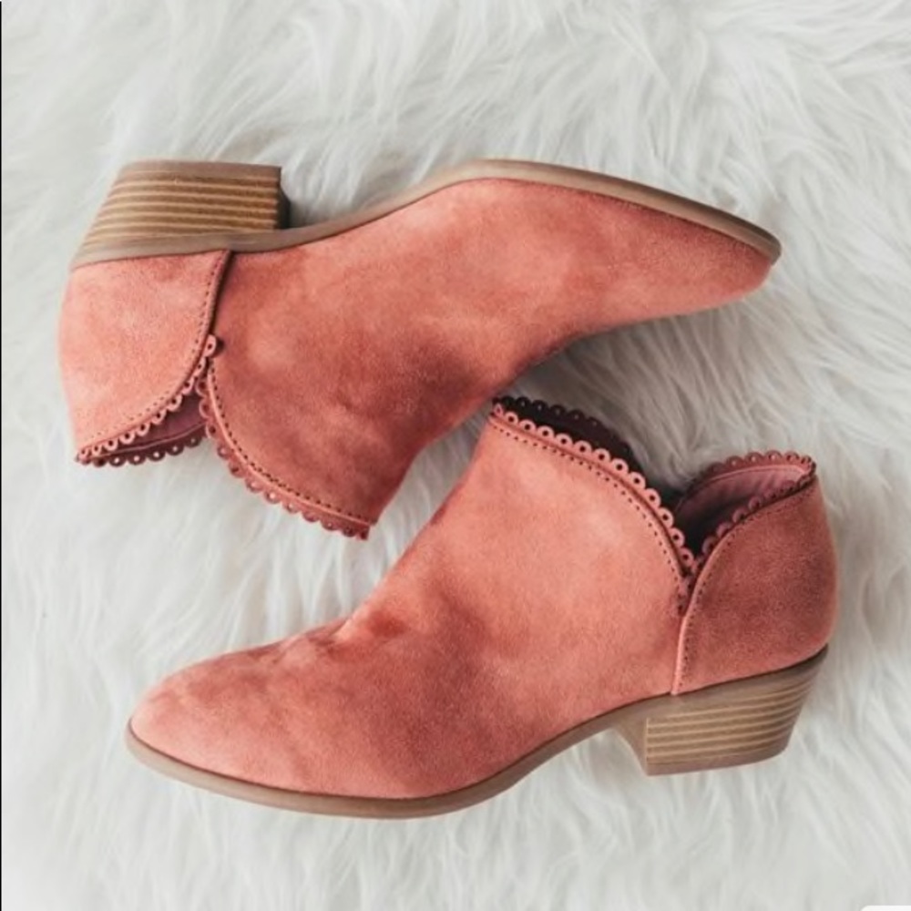 Summertime Scalloped Bootie Dusty Rose Qupid